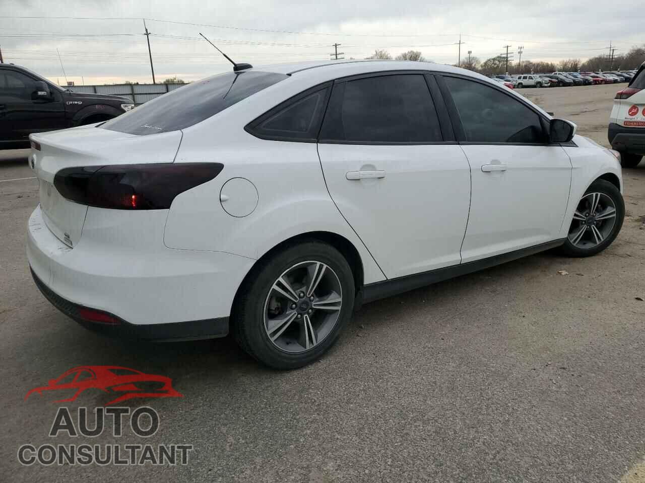 FORD FOCUS 2018 - 1FADP3FE5JL230334