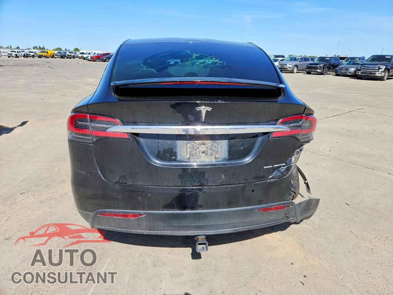 TESLA MODEL X 2019 - 5YJXCAE27KF211593