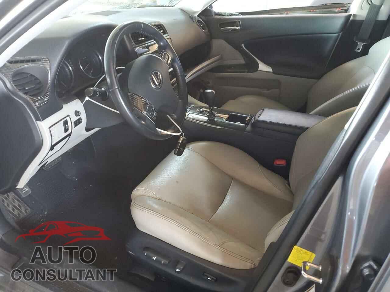 LEXUS IS 2012 - JTHBF5C27C5168631