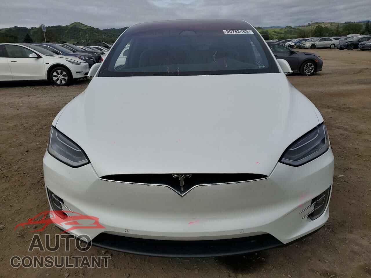 TESLA MODEL X 2018 - 5YJXCAE28JF138300