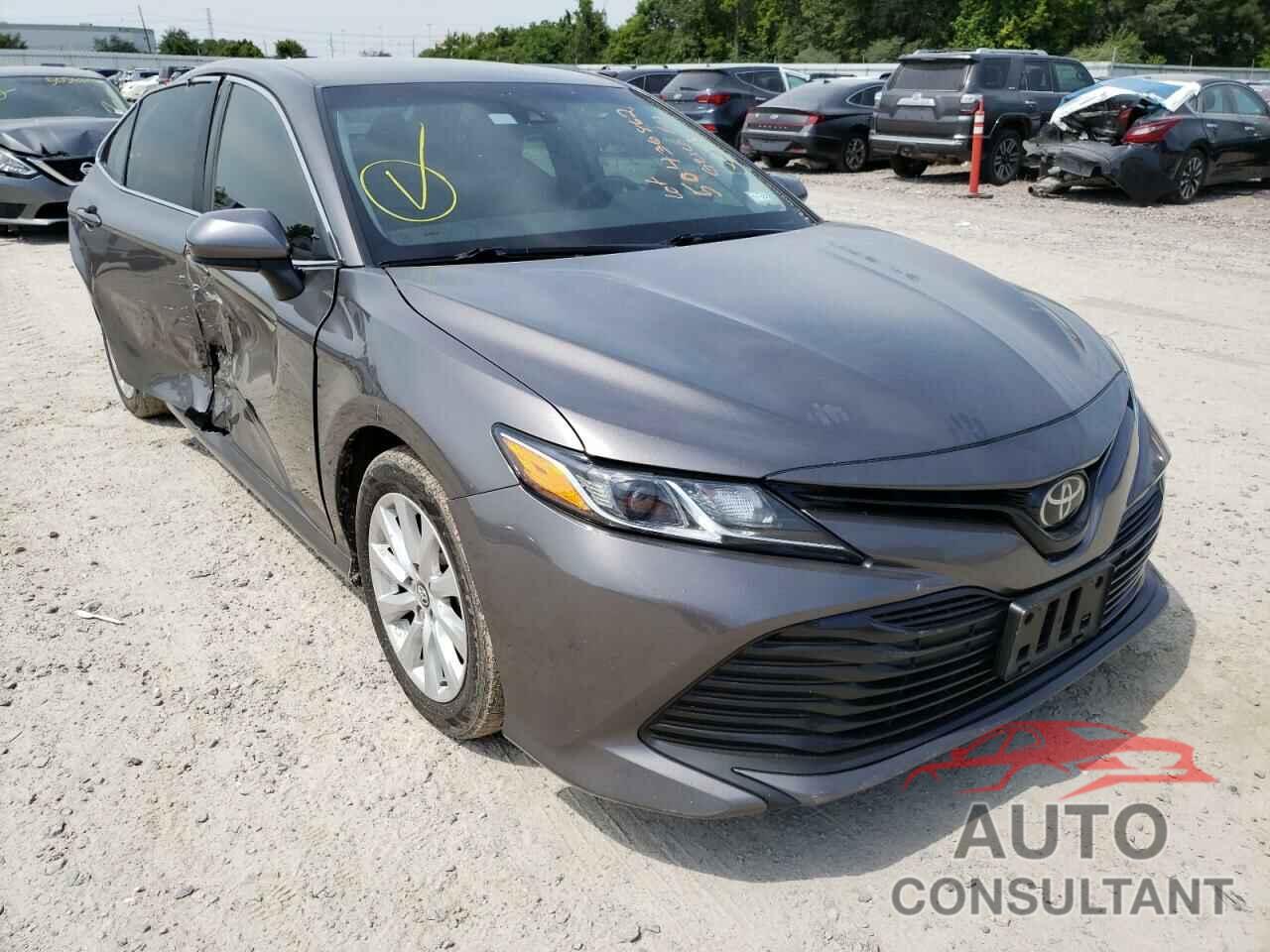 TOYOTA CAMRY 2018 - 4T1B11HK1JU115620