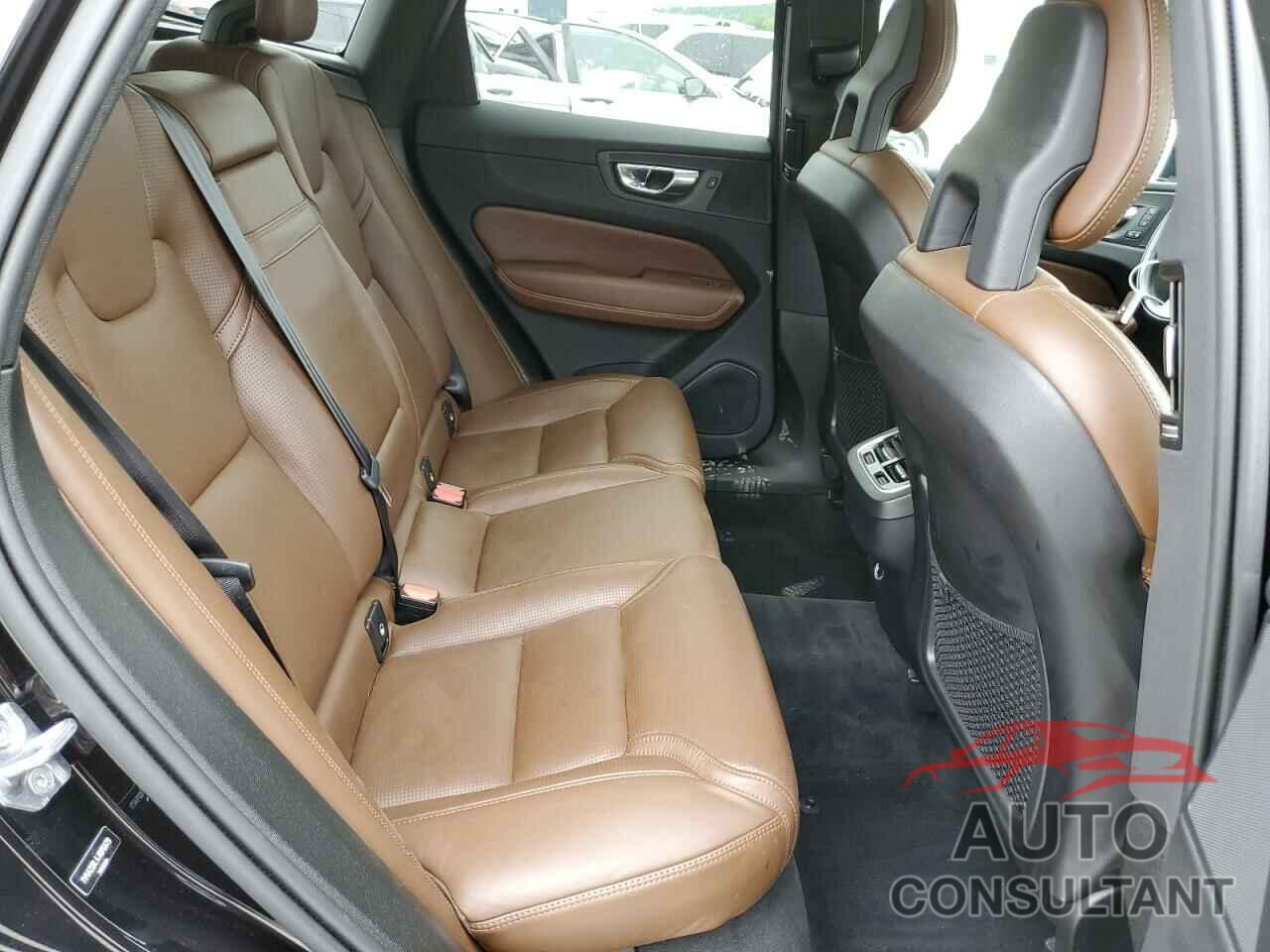 VOLVO XC60 2018 - YV4A22RL4J1076479