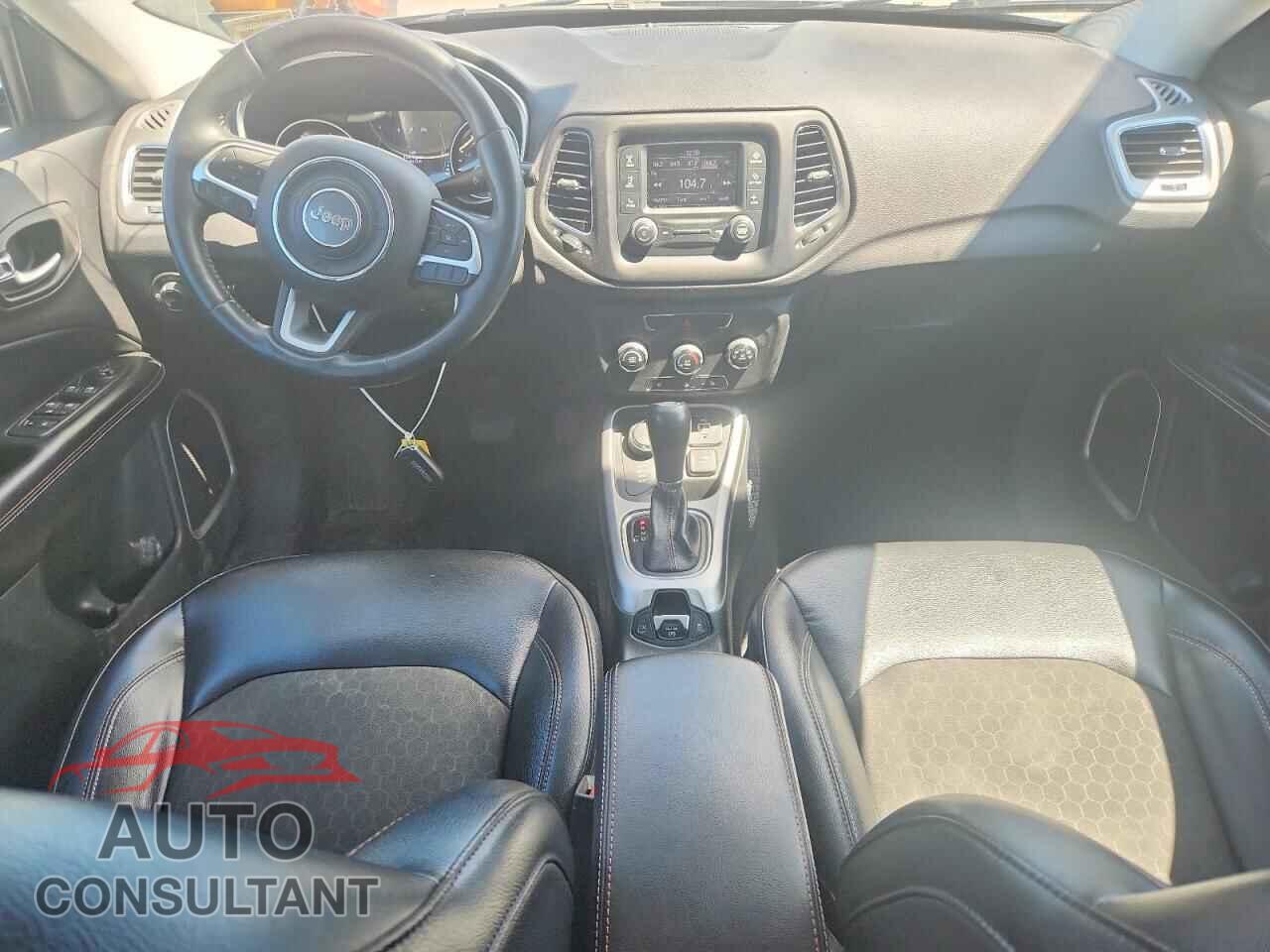 JEEP COMPASS 2018 - 3C4NJDBB2JT168509