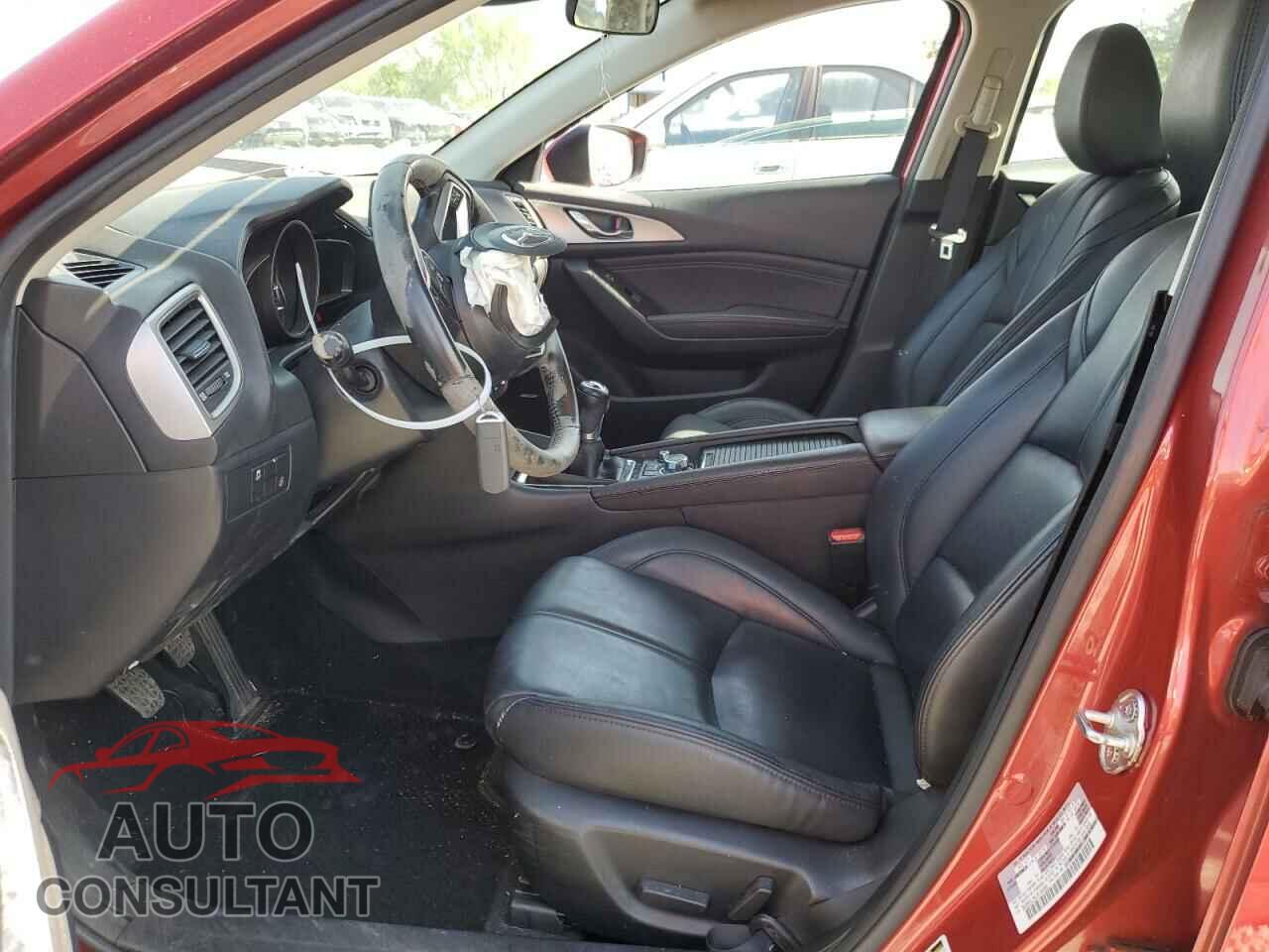 MAZDA 3 2018 - 3MZBN1L34JM194355
