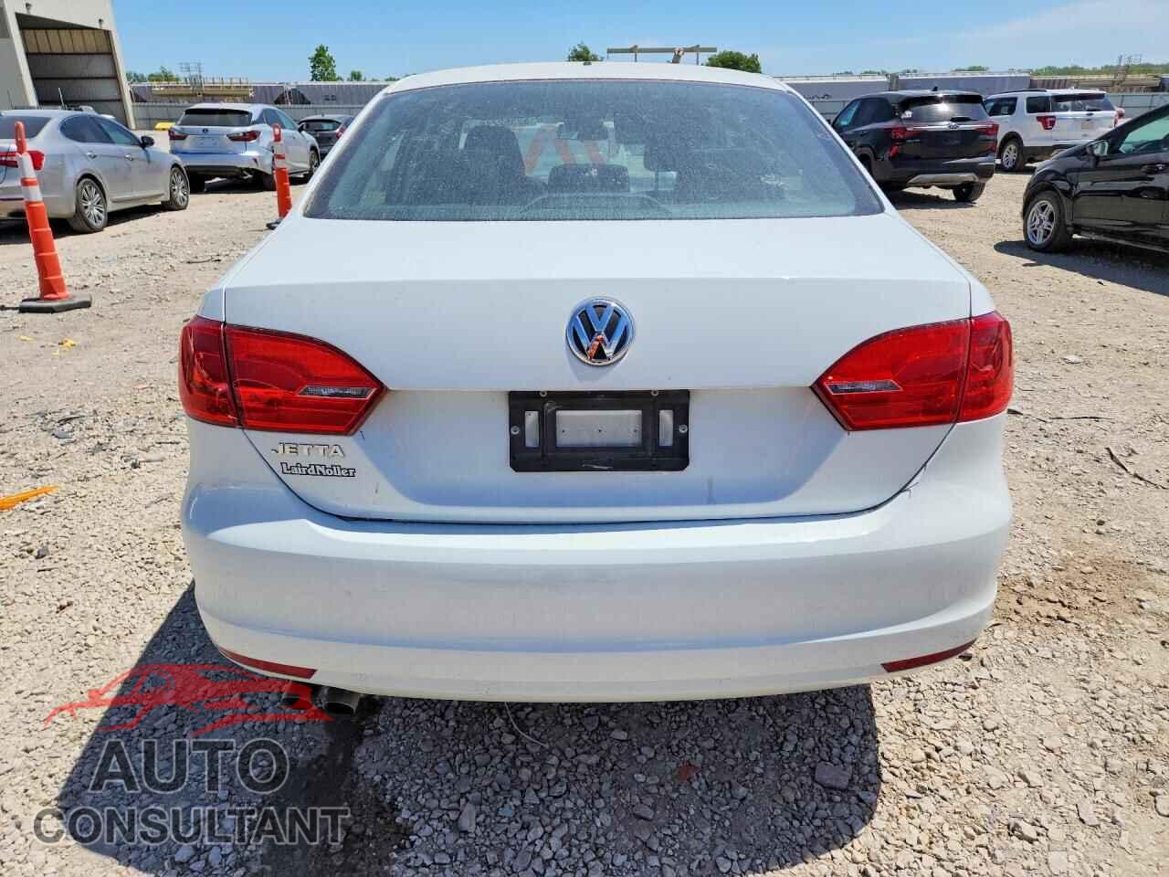 VOLKSWAGEN JETTA 2014 - 3VW2K7AJ2EM333420