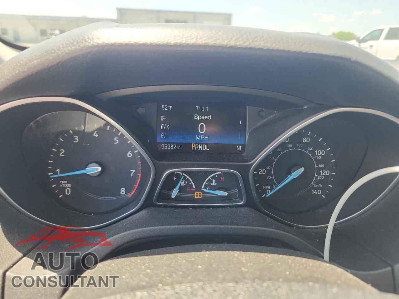 FORD FOCUS 2016 - 1FADP3F22GL352339