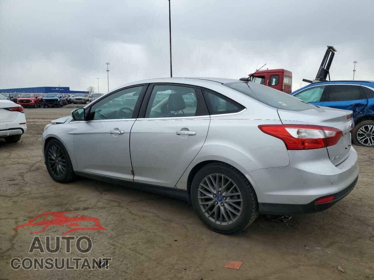 FORD FOCUS 2012 - 1FAHP3H28CL266915