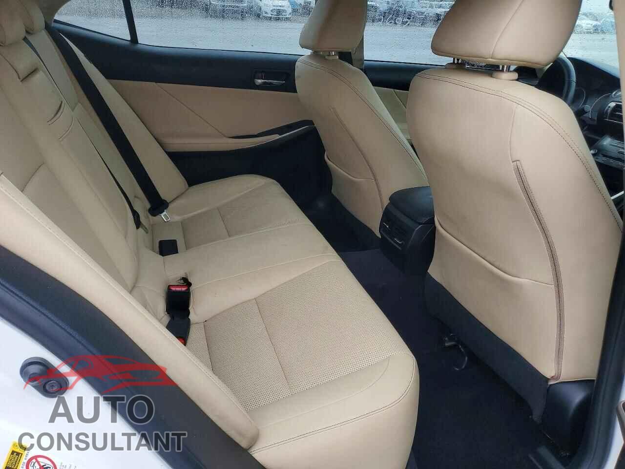 LEXUS IS 2014 - JTHBE1D21E5002697