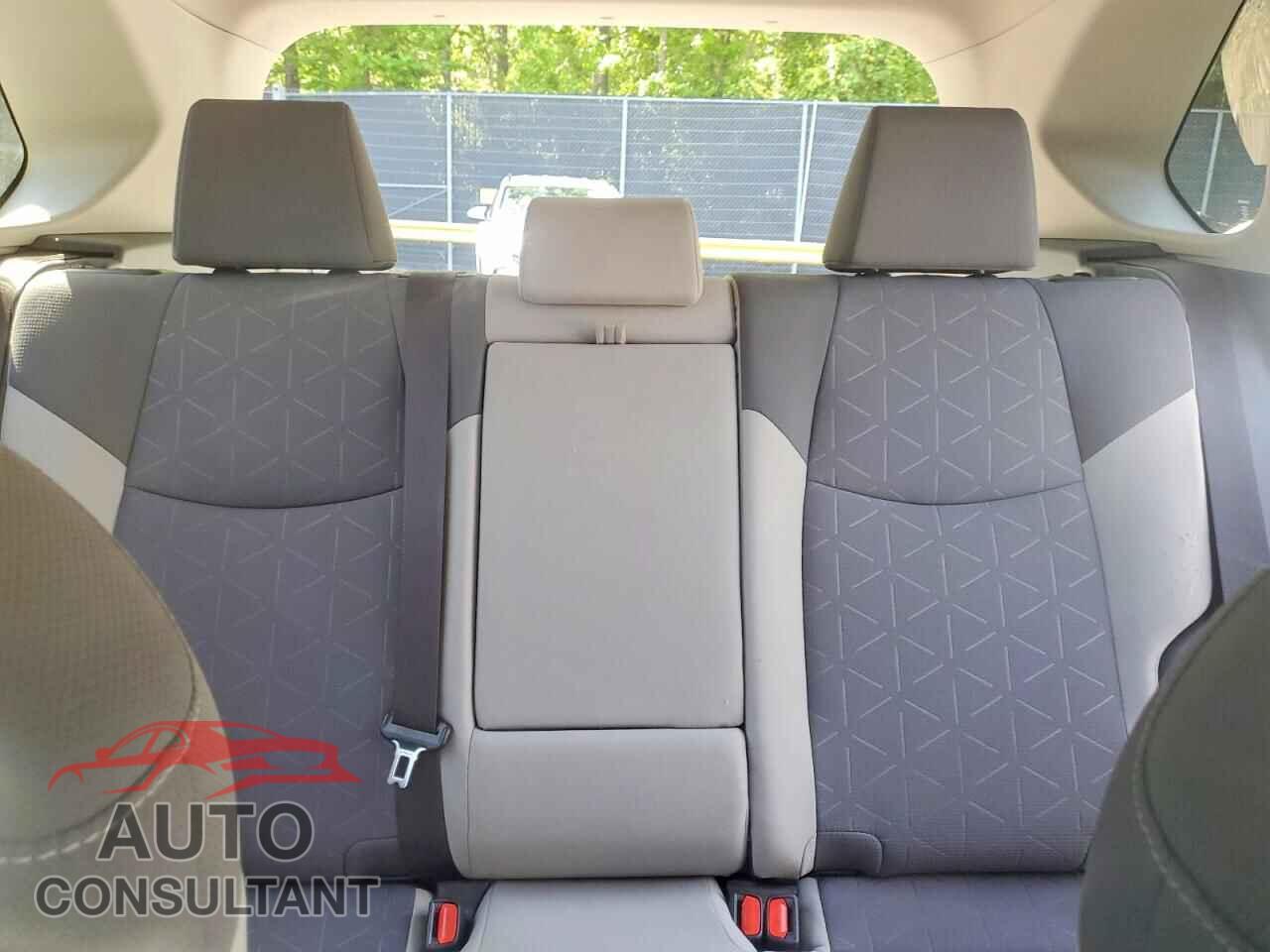 TOYOTA RAV4 2019 - JTMP1RFV5KD026818