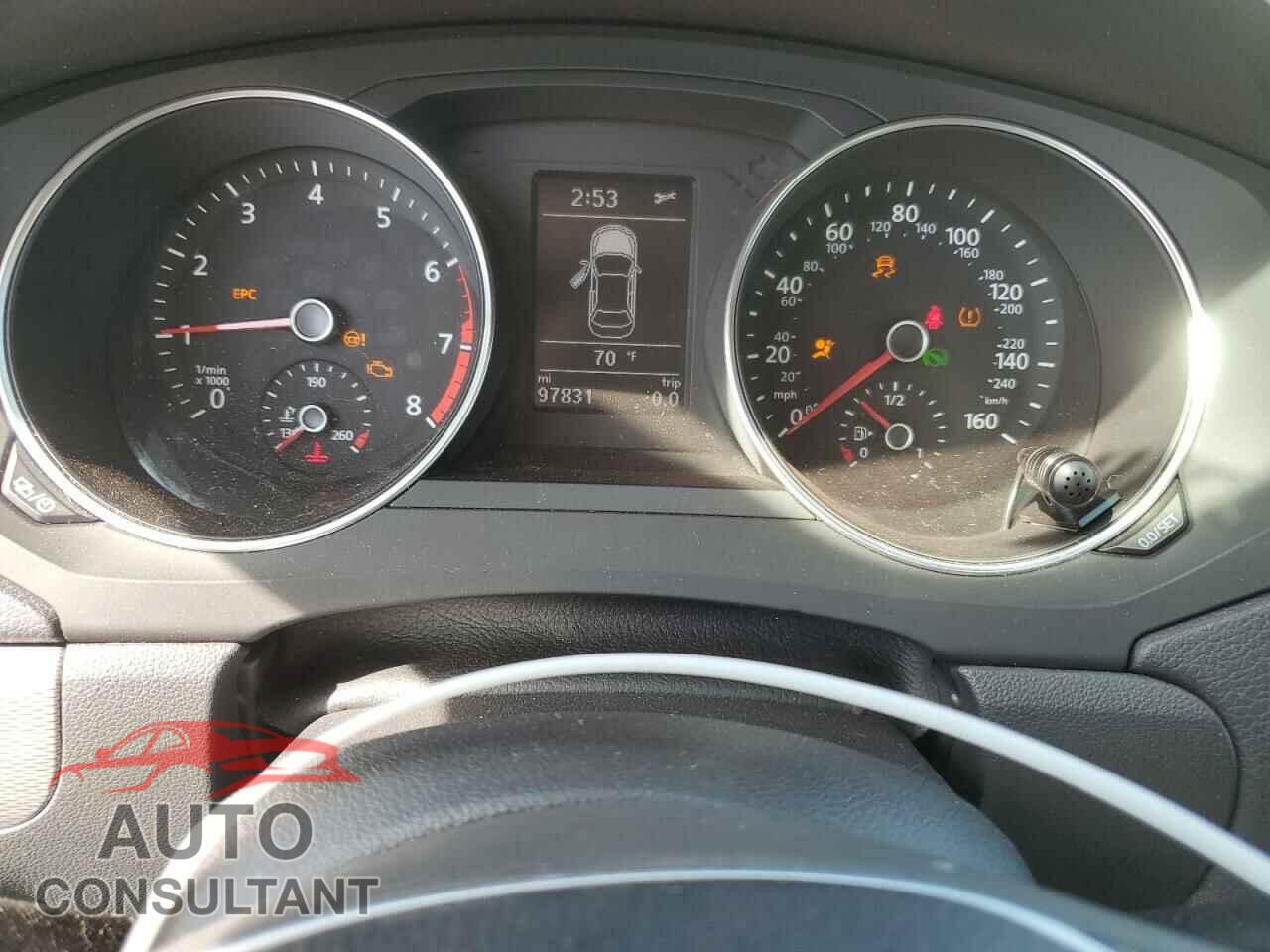VOLKSWAGEN JETTA 2018 - 3VWDB7AJ8JM237780