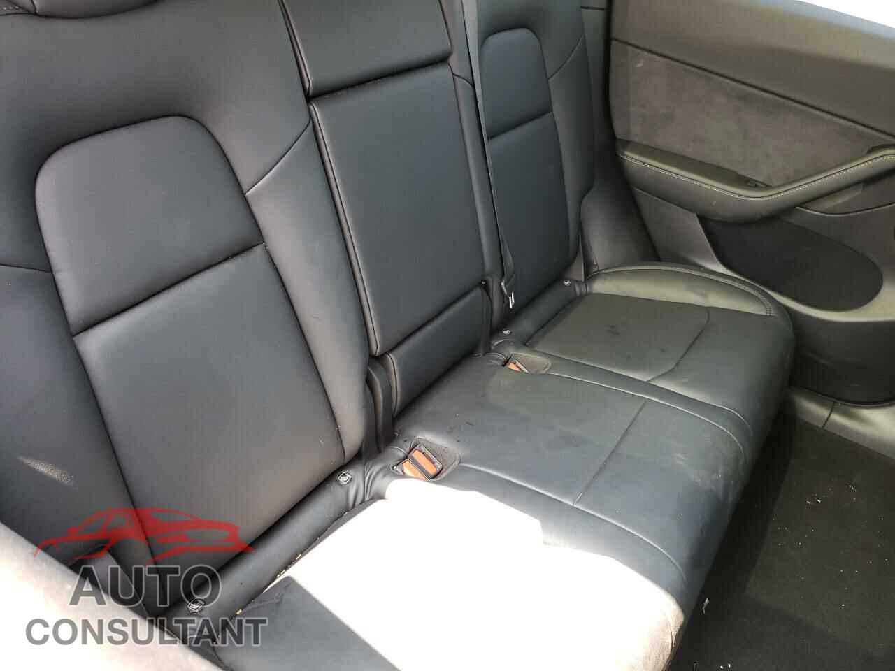 TESLA MODEL Y 2022 - 7SAYGDEE5NF507434