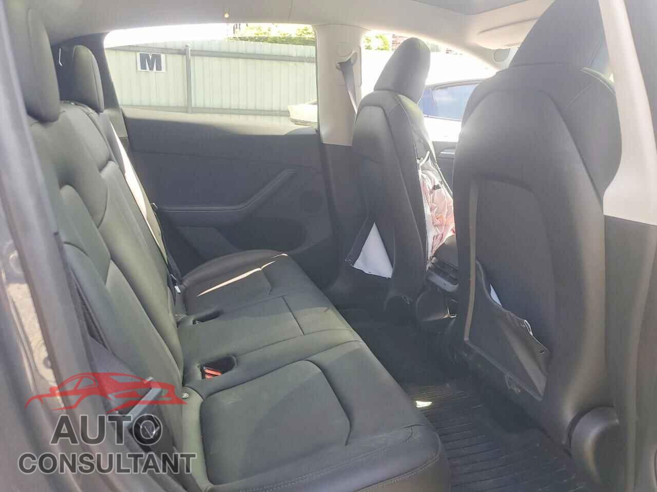 TESLA MODEL Y 2024 - 7SAYGDEE2RA217817