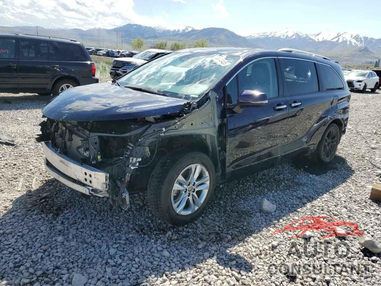 TOYOTA SIENNA 2023 - 5TDZSKFC8PS096076