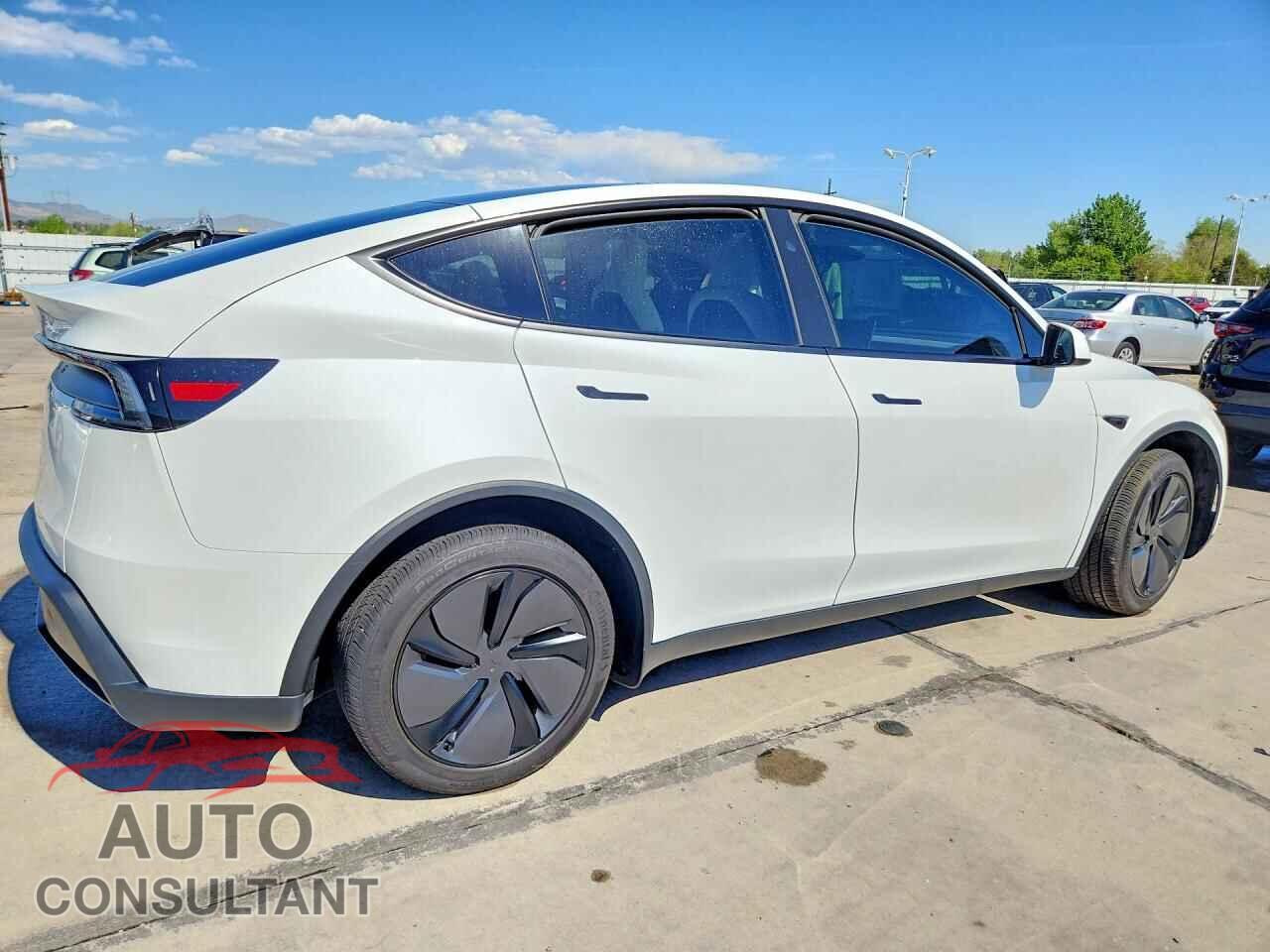 TESLA MODEL Y 2026 - 7SAYGDED9TF417000