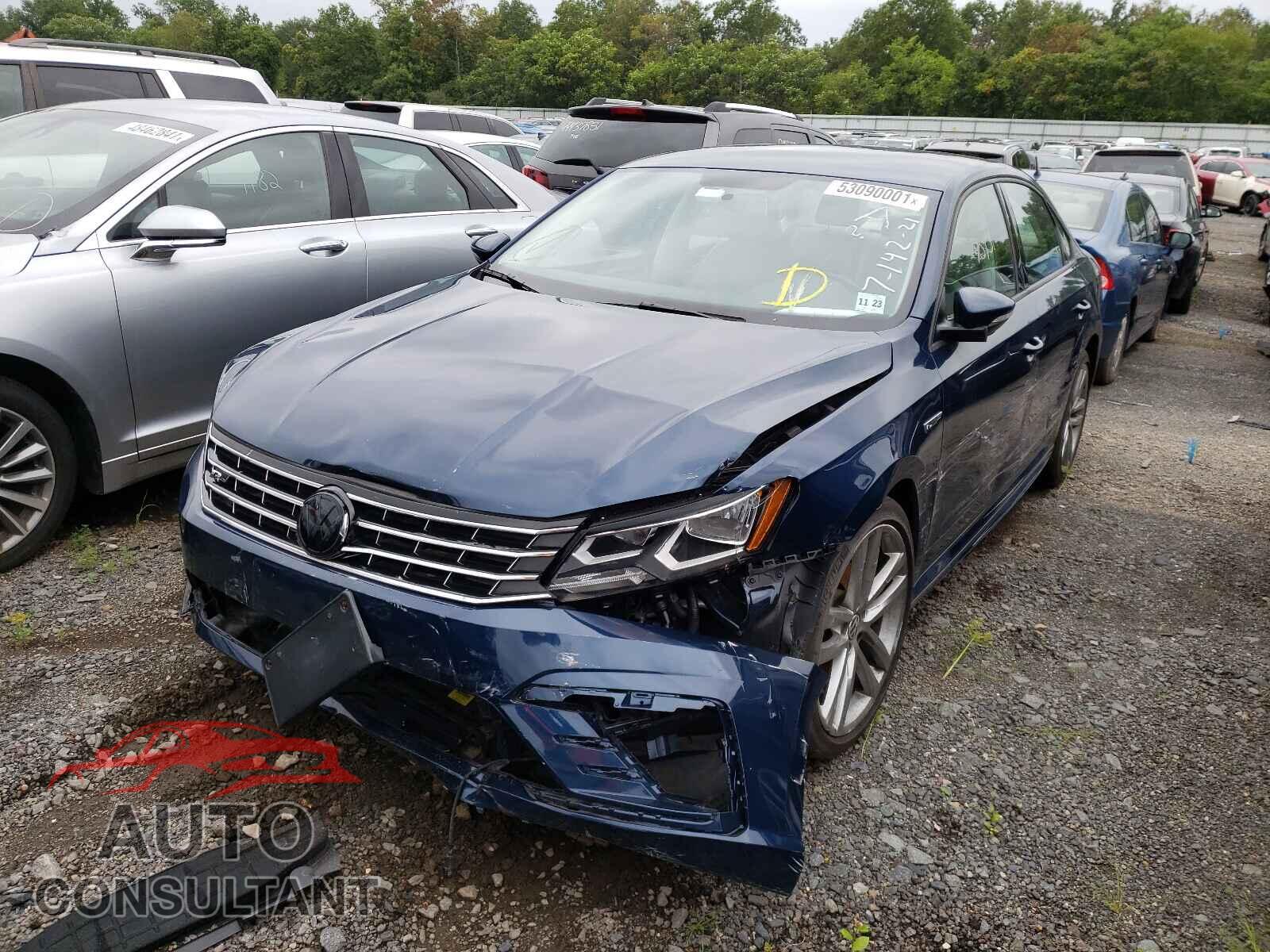 VOLKSWAGEN PASSAT 2018 - 1VWAA7A32JC051306