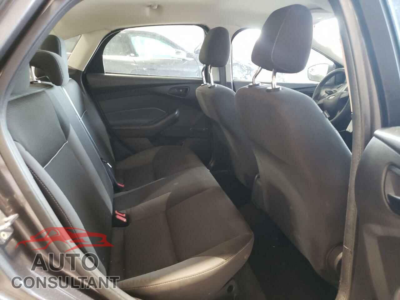FORD FOCUS 2013 - 1FADP3E28DL136444