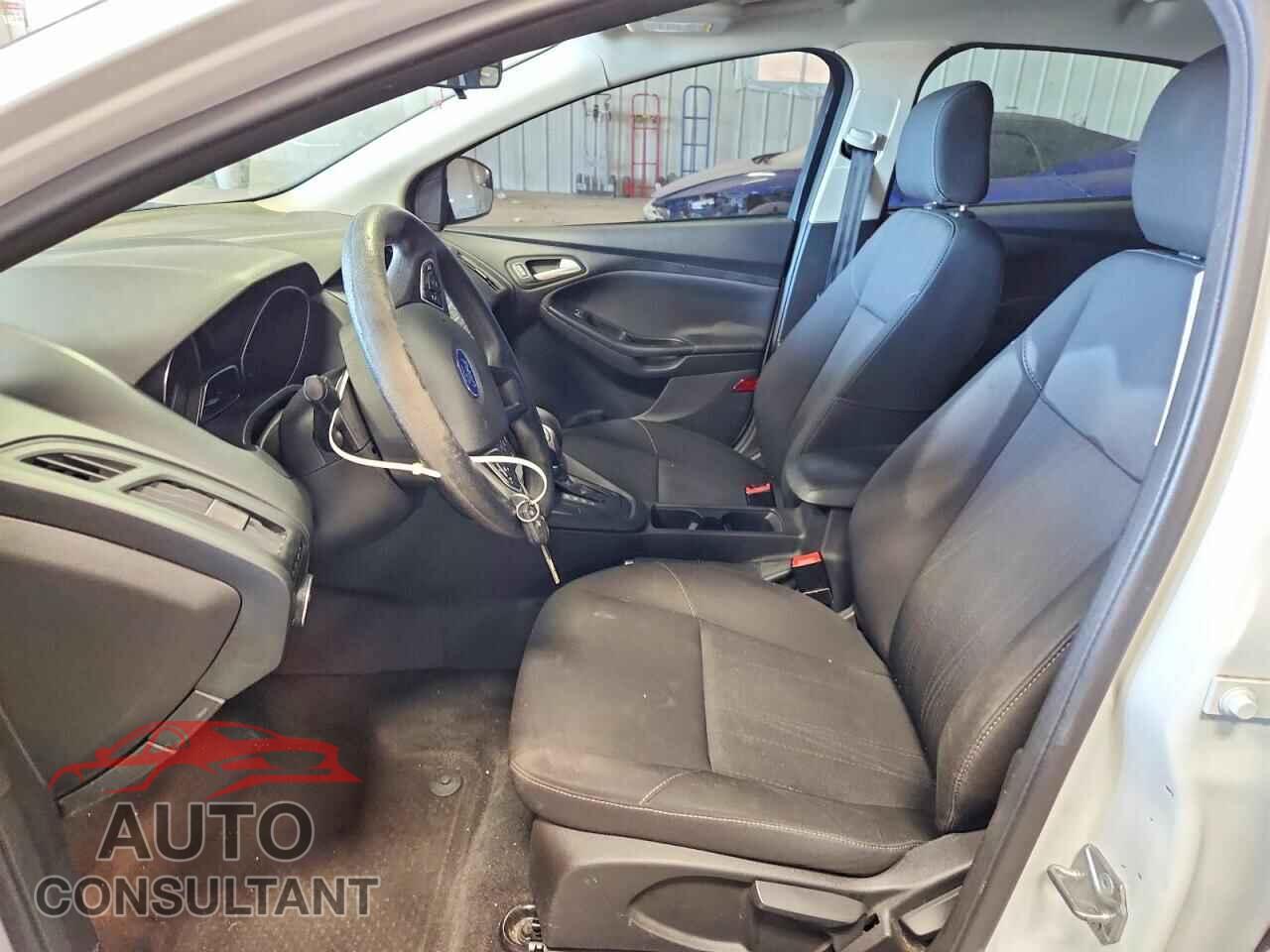 FORD FOCUS 2017 - 1FADP3F20HL234579