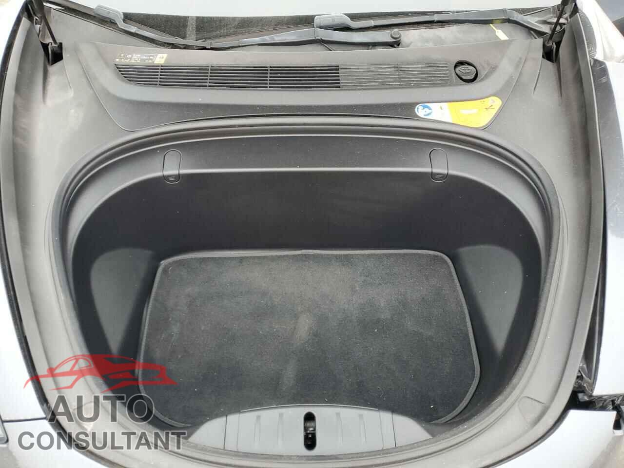 TESLA MODEL 3 2018 - 5YJ3E1EAXJF016201