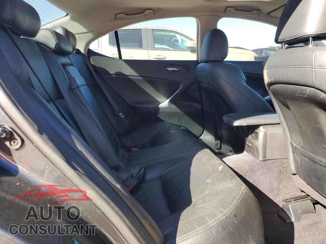 LEXUS IS 2011 - JTHCF5C25B2035144