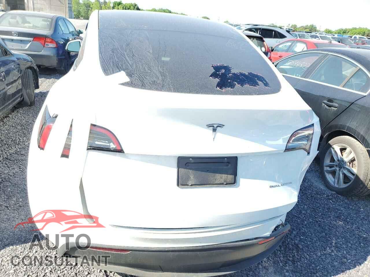 TESLA MODEL Y 2023 - 7SAYGAEEXPF662420
