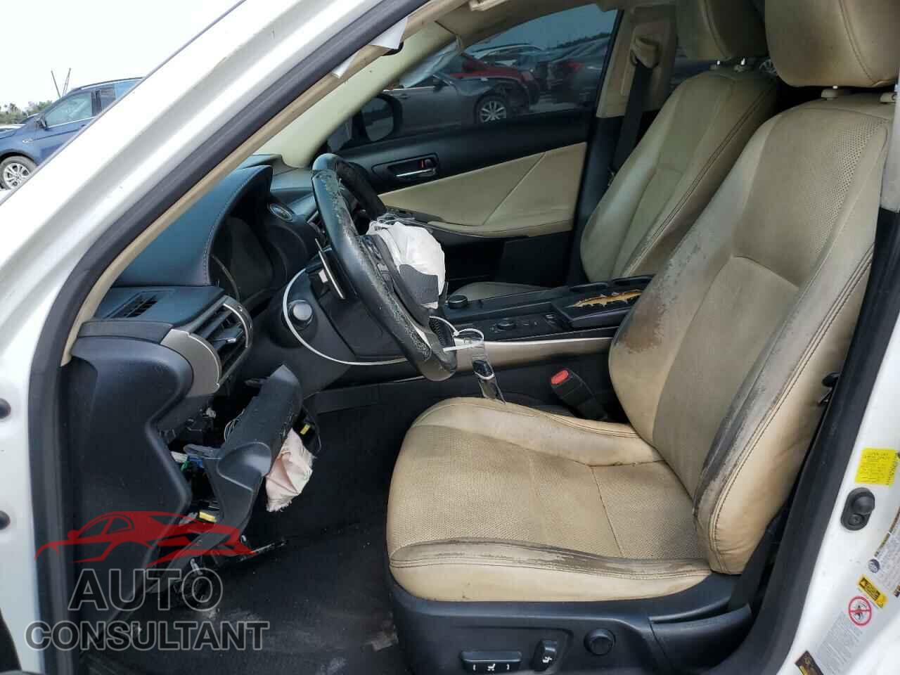 LEXUS IS 2014 - JTHBF1D21E5024728