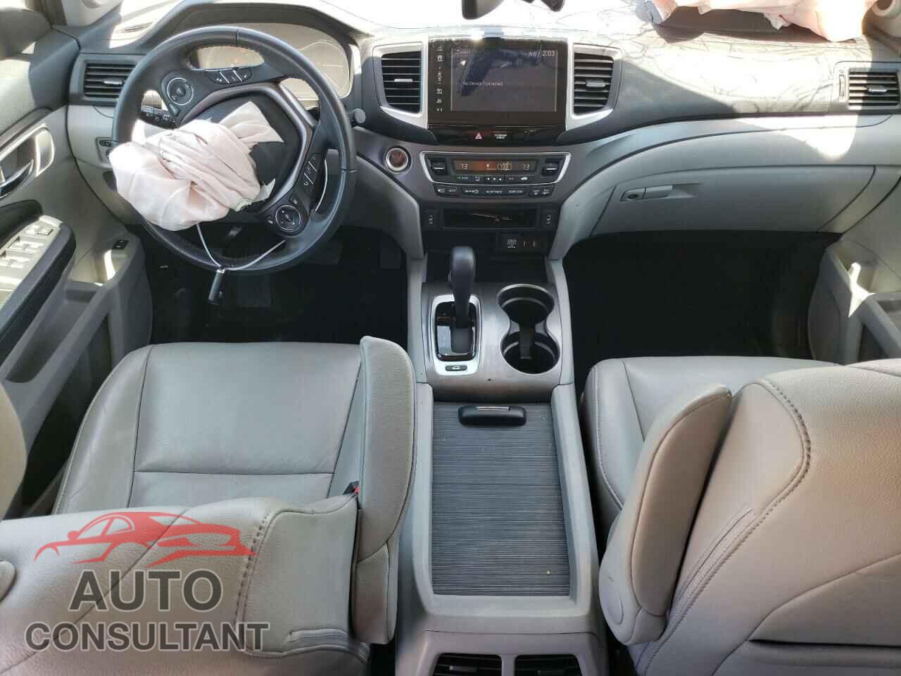 HONDA PILOT 2017 - 5FNYF6H5XHB055864