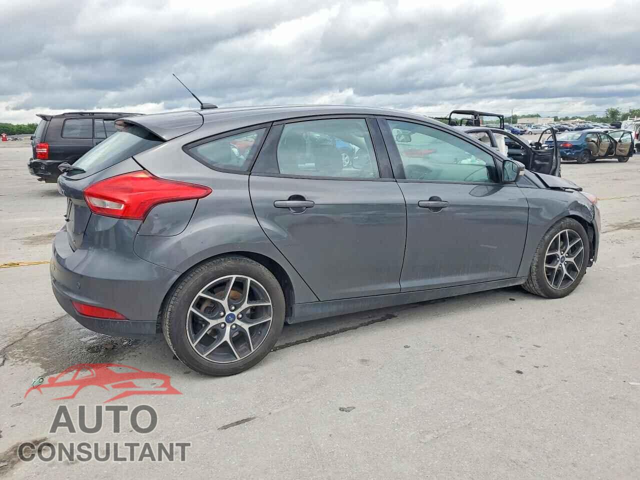 FORD FOCUS 2017 - 1FADP3M2XHL347751