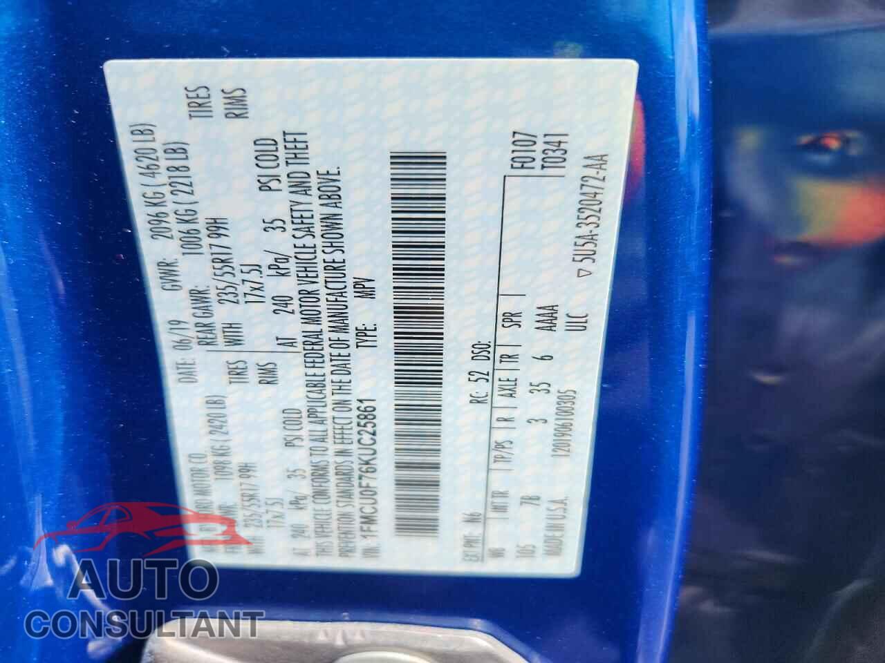 FORD ESCAPE 2019 - 1FMCU0F76KUC25861
