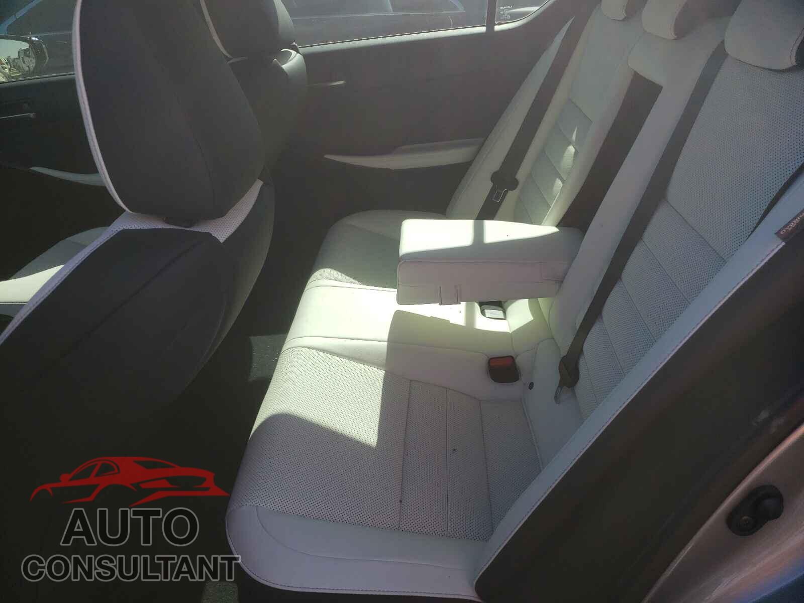 LEXUS IS 2021 - JTHGZ1B29M5038567