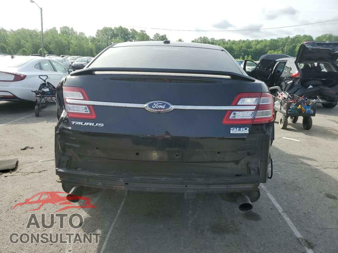 FORD TAURUS 2018 - 1FAHP2KT0JG111695