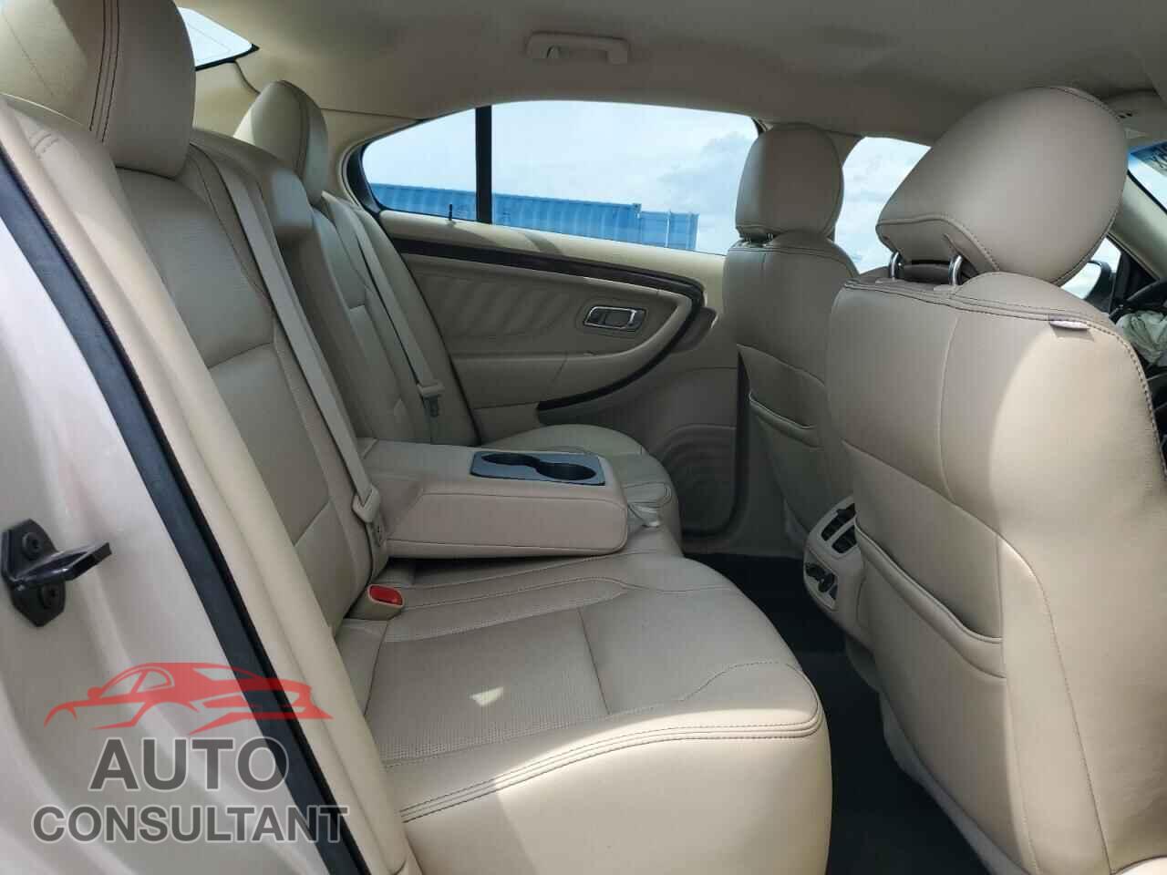 FORD TAURUS 2017 - 1FAHP2F82HG109964