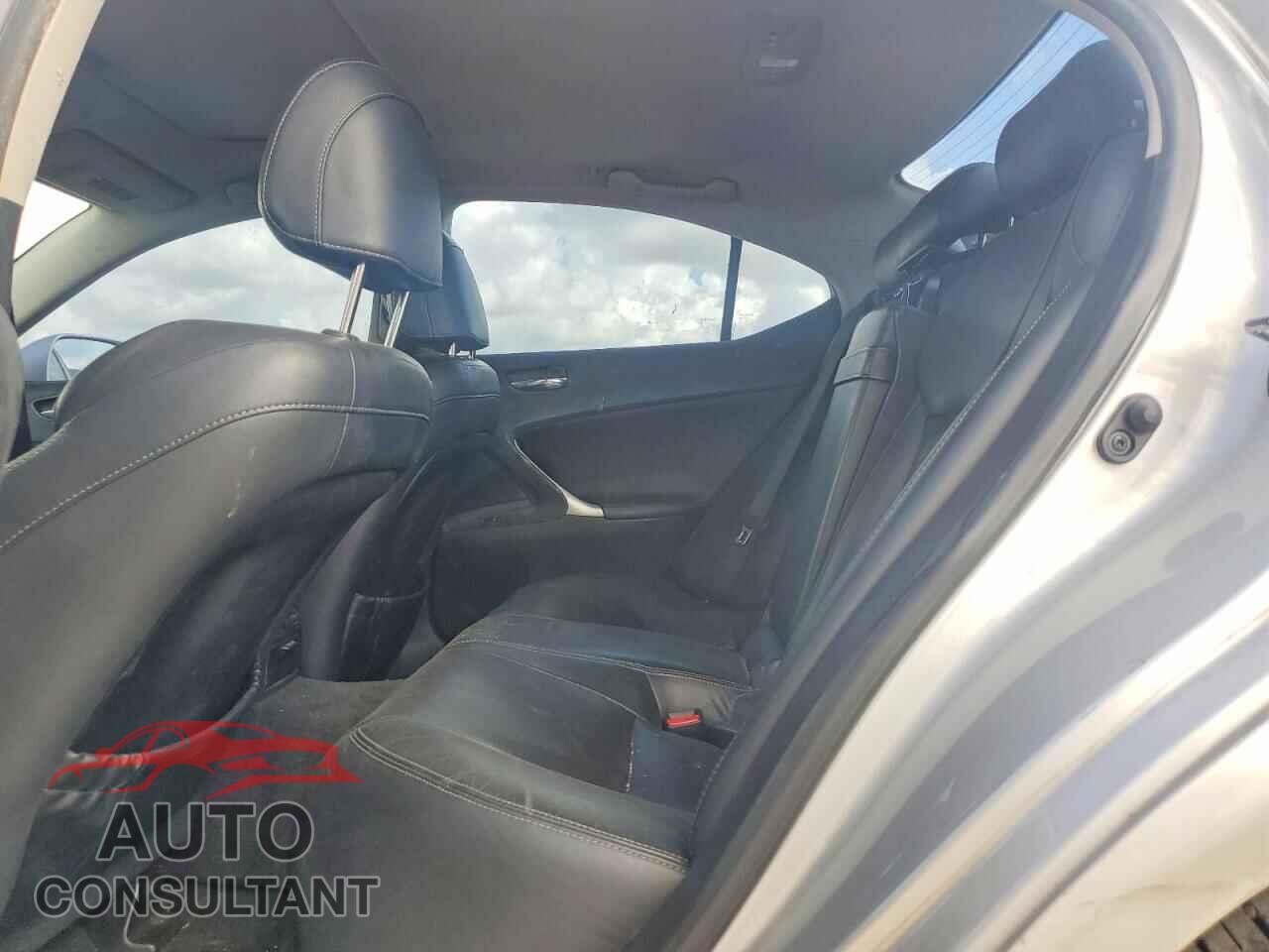 LEXUS IS 2011 - JTHBF5C24B5137299