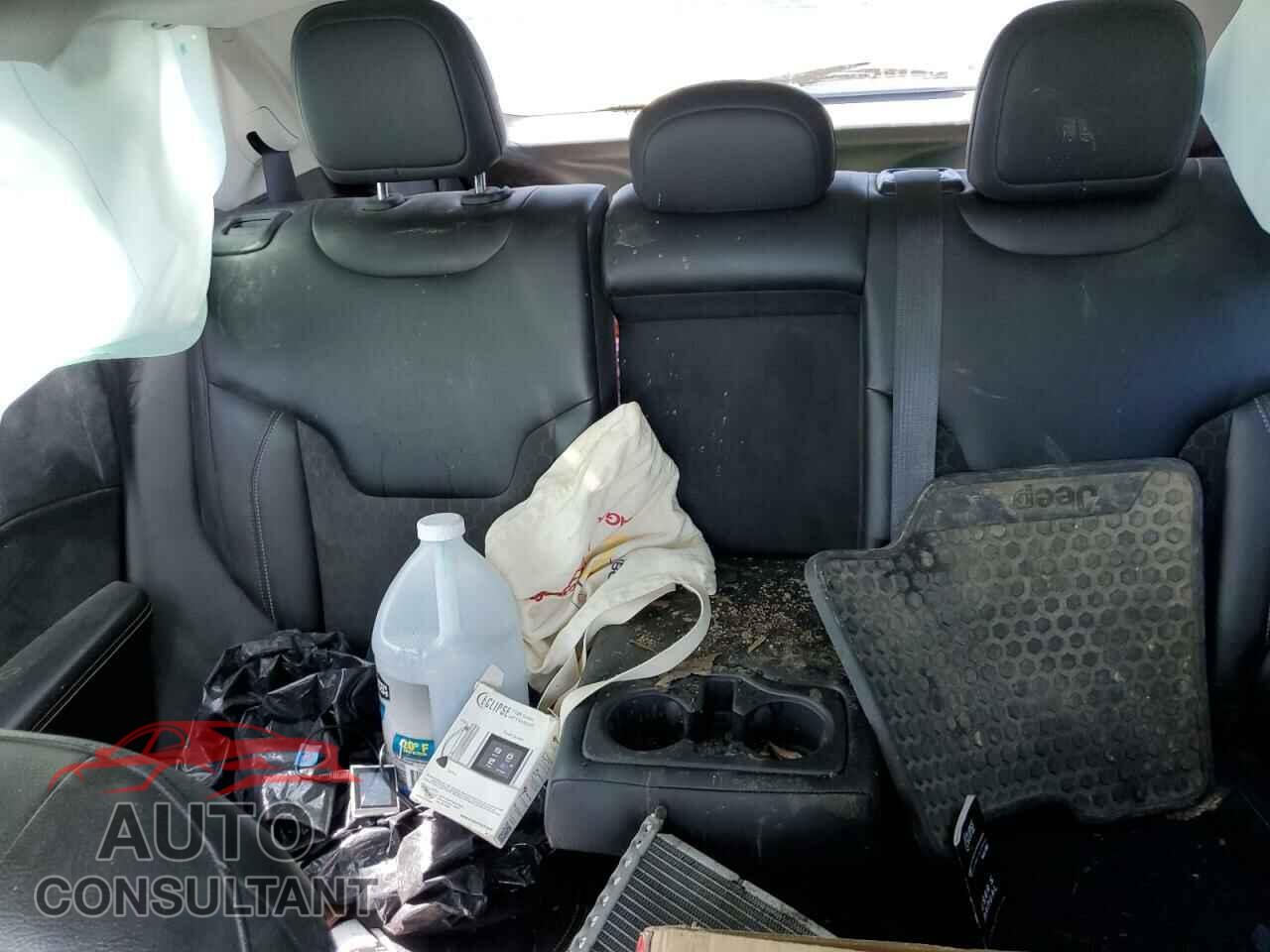 JEEP COMPASS 2018 - 3C4NJDBB4JT153283