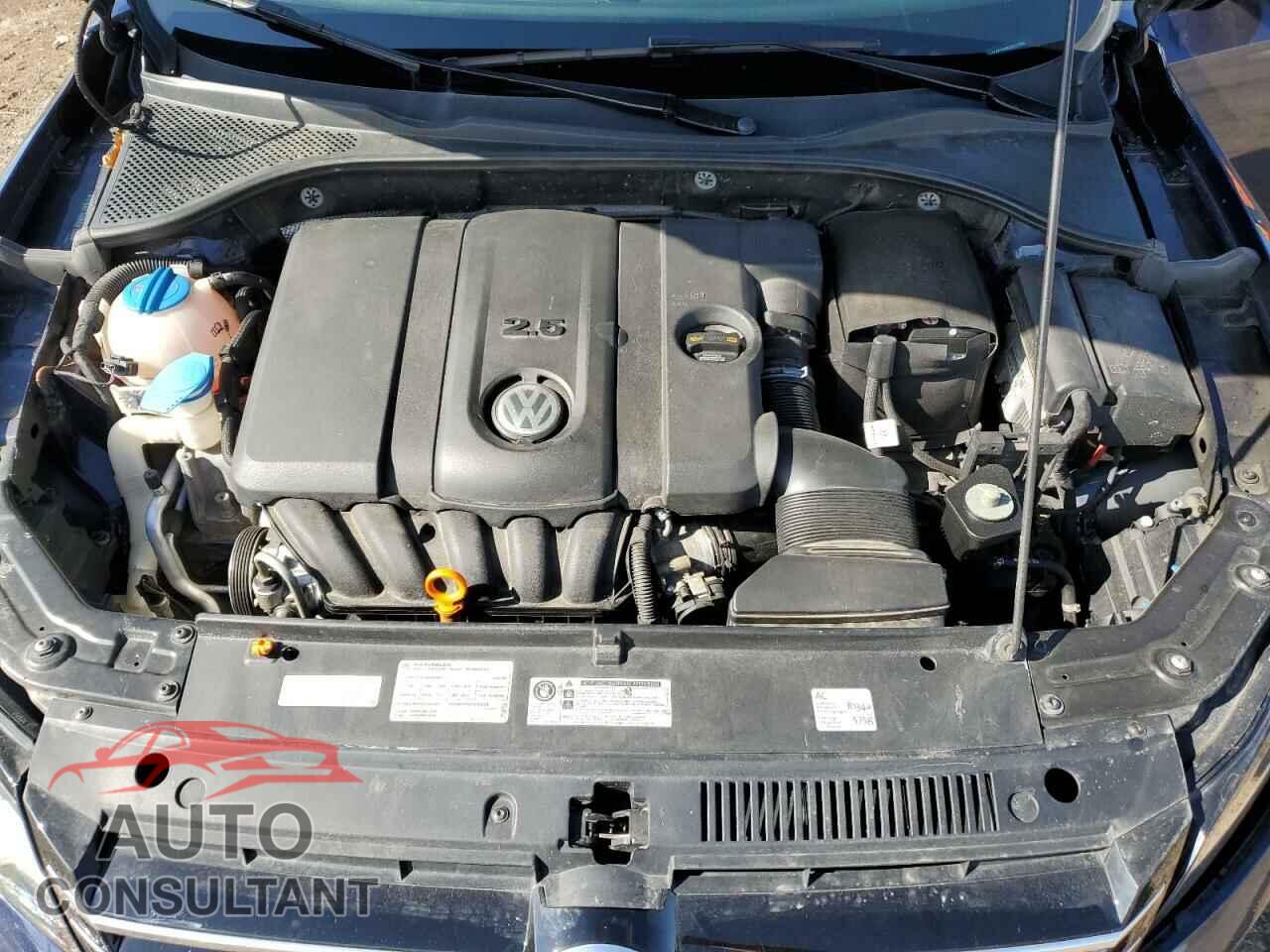 VOLKSWAGEN PASSAT 2012 - 1VWAP7A32CC071038