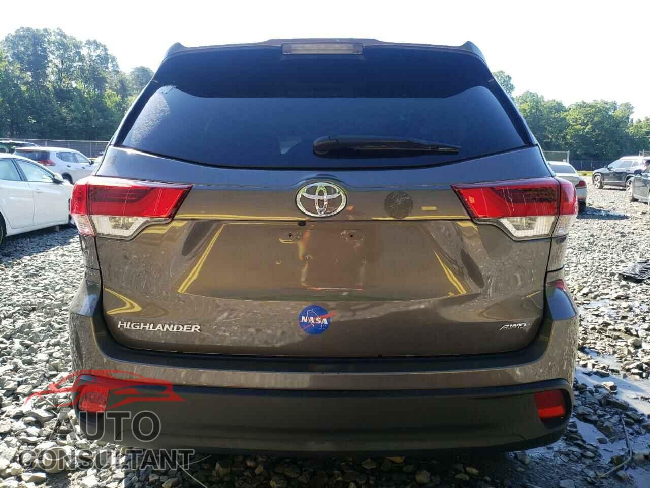 TOYOTA HIGHLANDER 2017 - 5TDBZRFH4HS442997