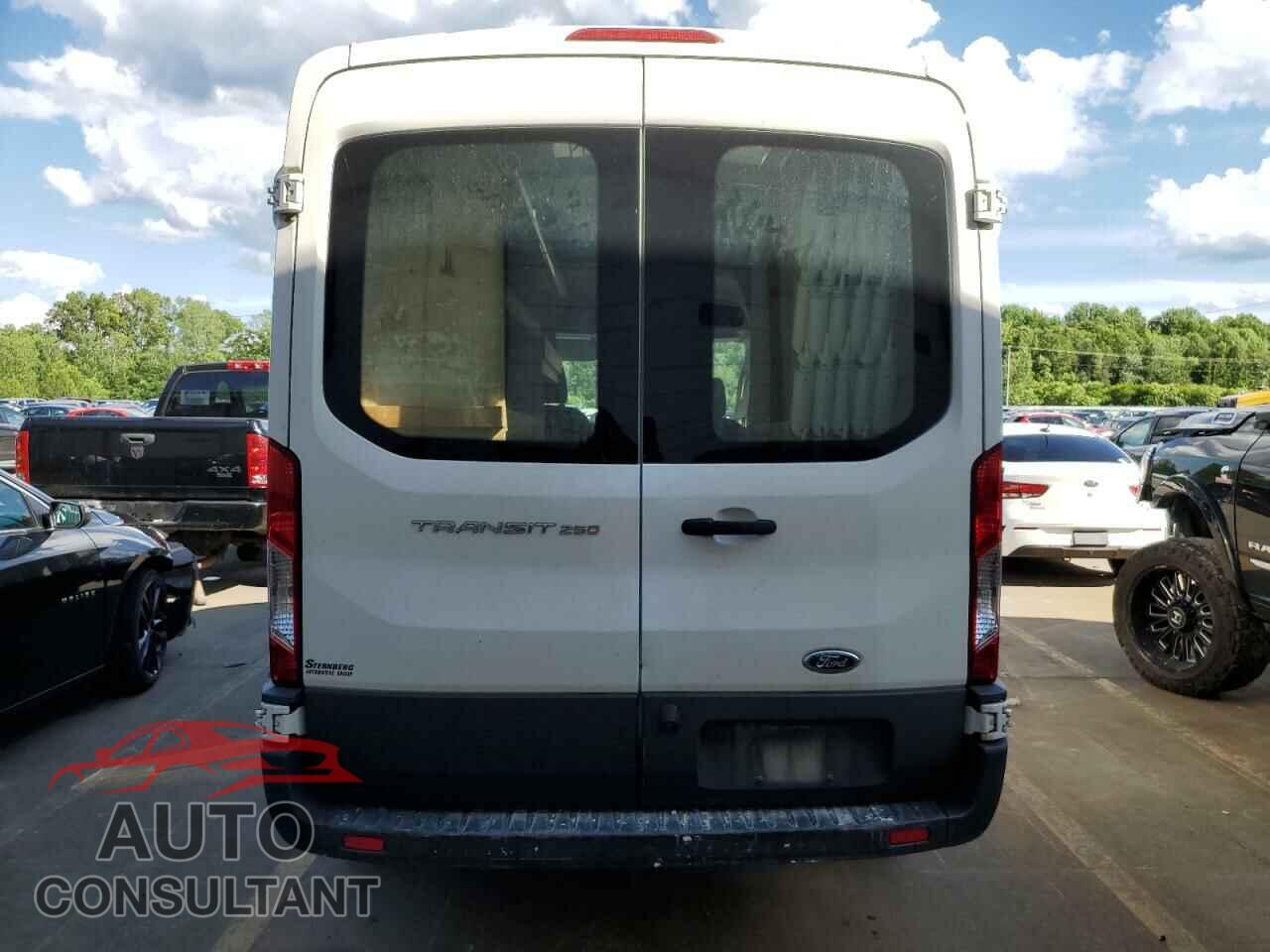 FORD TRANSIT 2016 - 1FTYR1CM7GKA41317