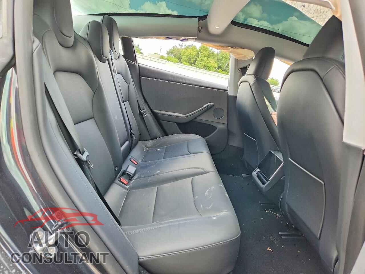 TESLA MODEL 3 2026 - 5YJ3E1EA9TF158557