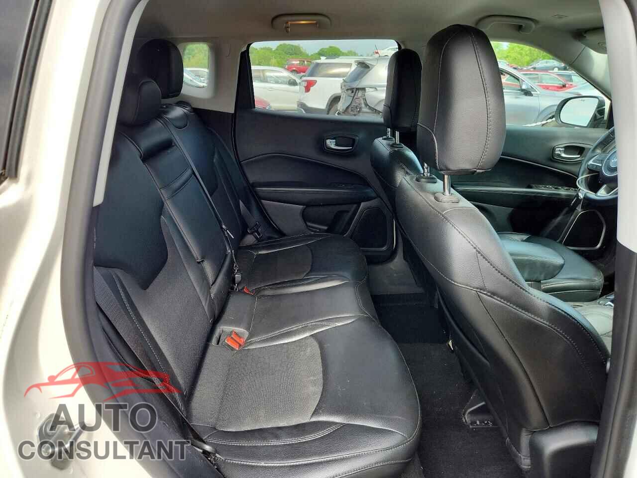 JEEP COMPASS 2018 - 3C4NJDBBXJT481128