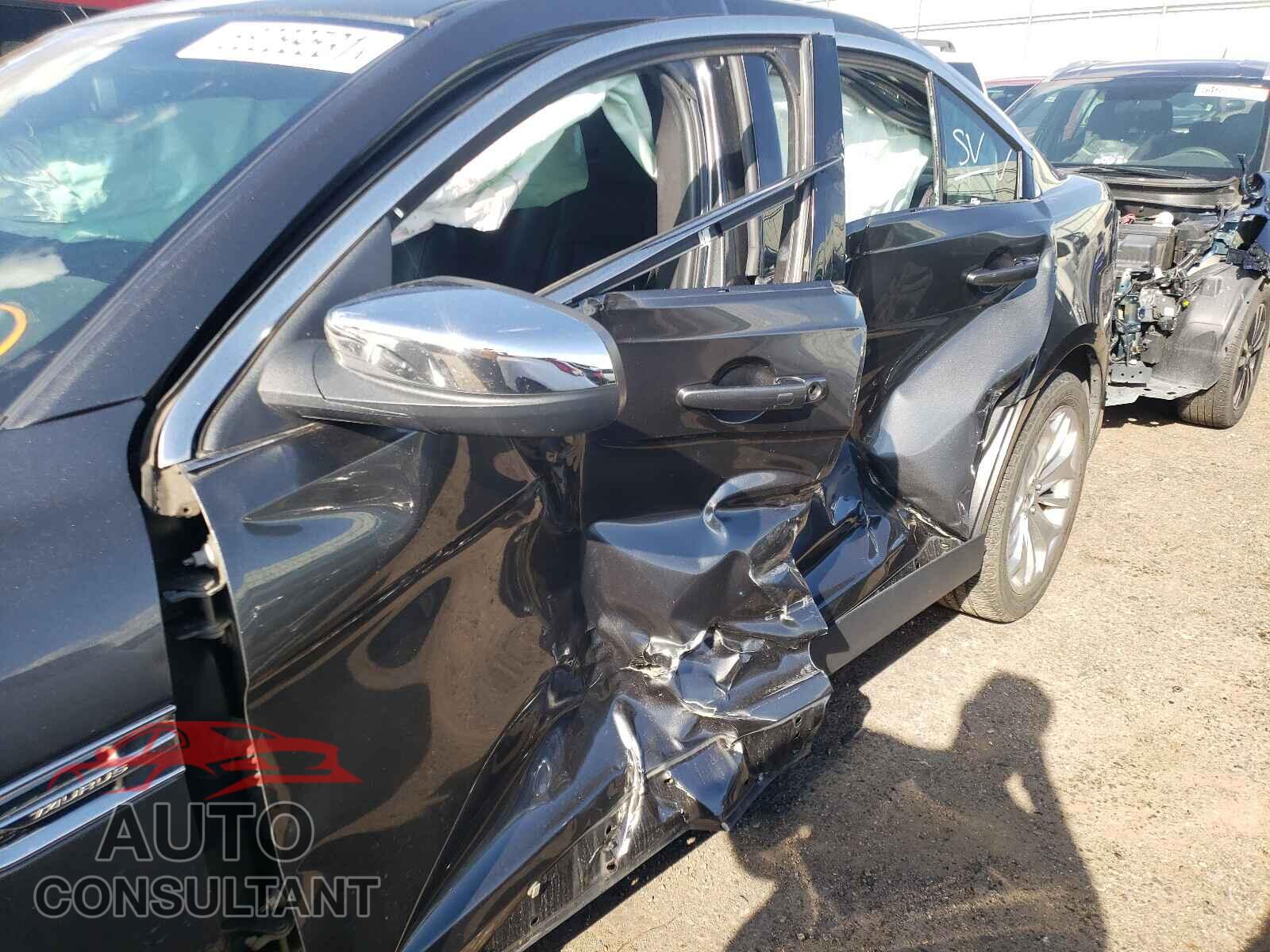 FORD TAURUS 2019 - 1FAHP2F84KG118317