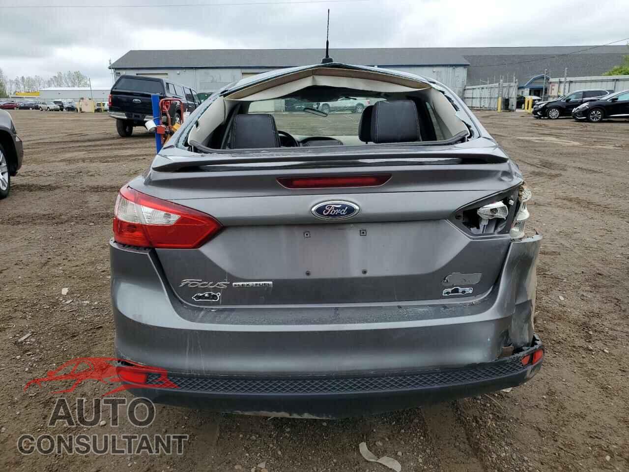 FORD FOCUS 2014 - 1FADP3F2XEL140592