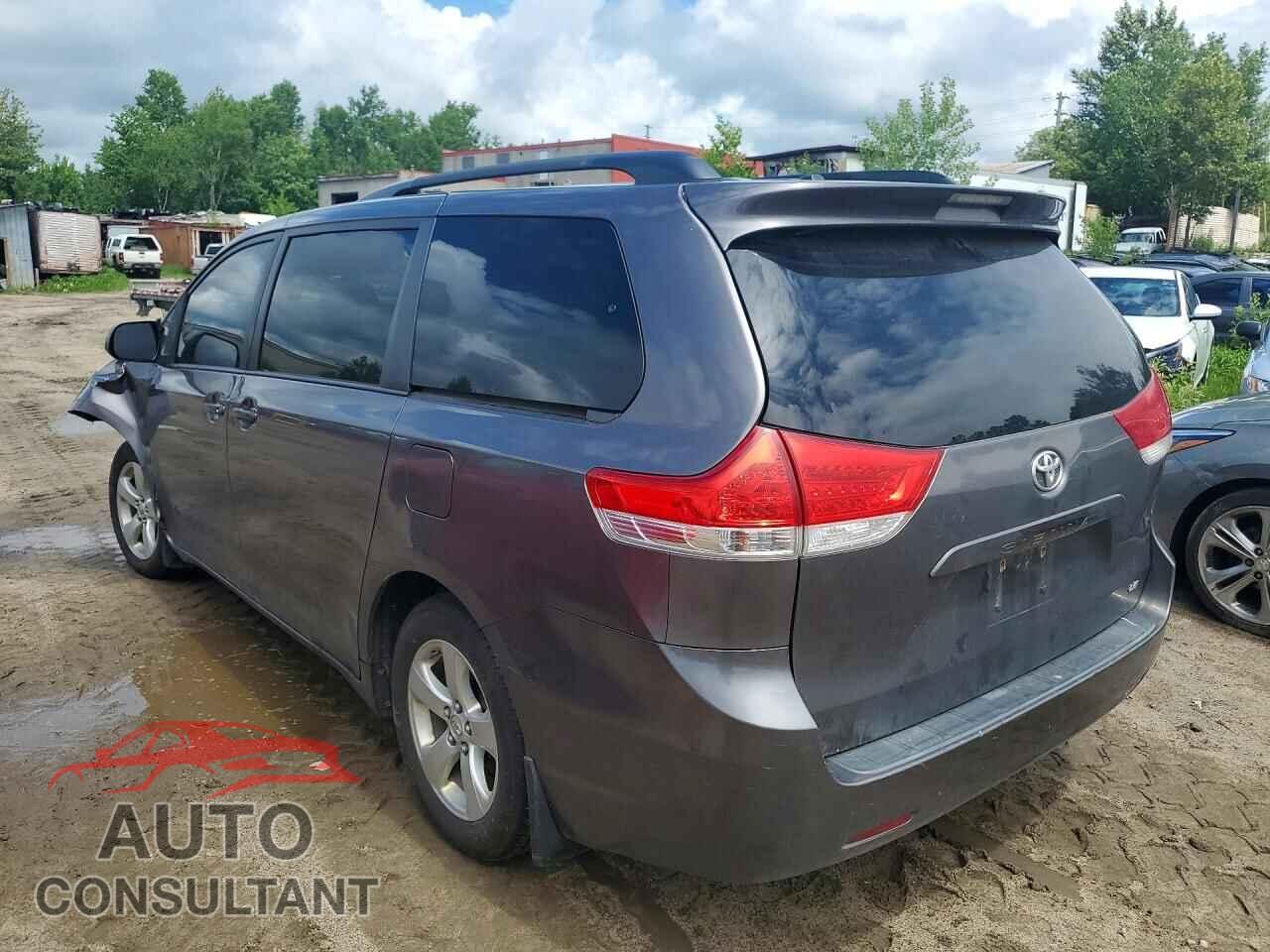 TOYOTA SIENNA 2013 - 5TDKK3DC8DS355882