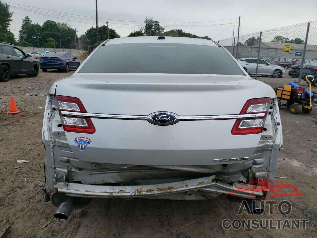 FORD TAURUS 2017 - 1FAHP2D8XHG126658