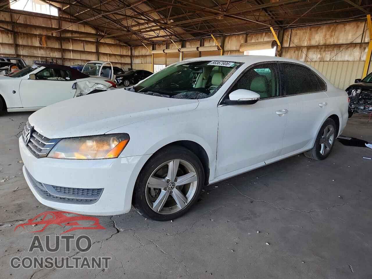 VOLKSWAGEN PASSAT 2012 - 1VWBN7A32CC042827
