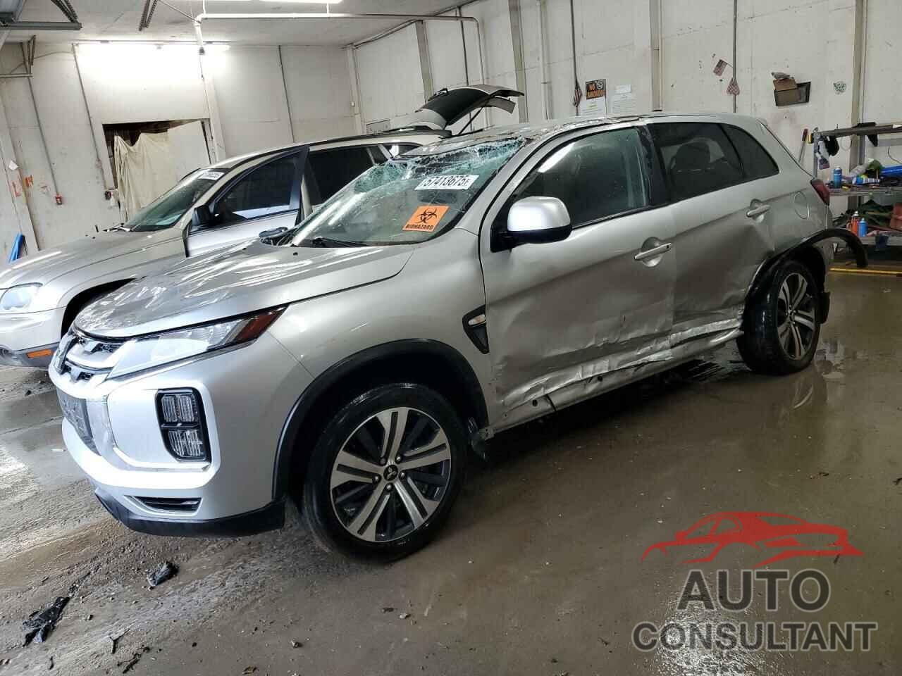 MITSUBISHI OUTLANDER 2022 - JA4ARUAU0NU013084