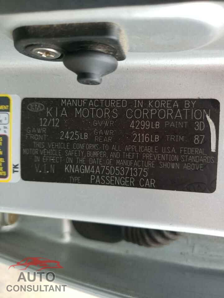 KIA OPTIMA 2013 - KNAGM4A75D5371375