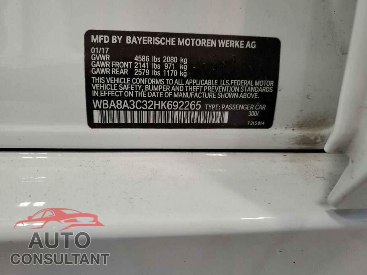 BMW 3 SERIES 2017 - WBA8A3C32HK692265