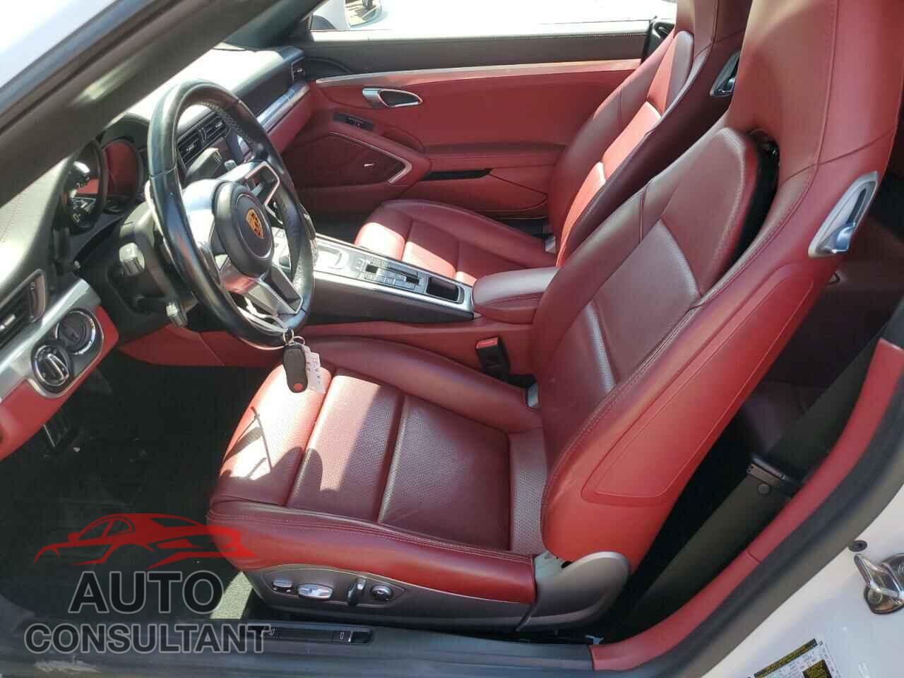 PORSCHE 911 2018 - WP0CA2A90JS138078
