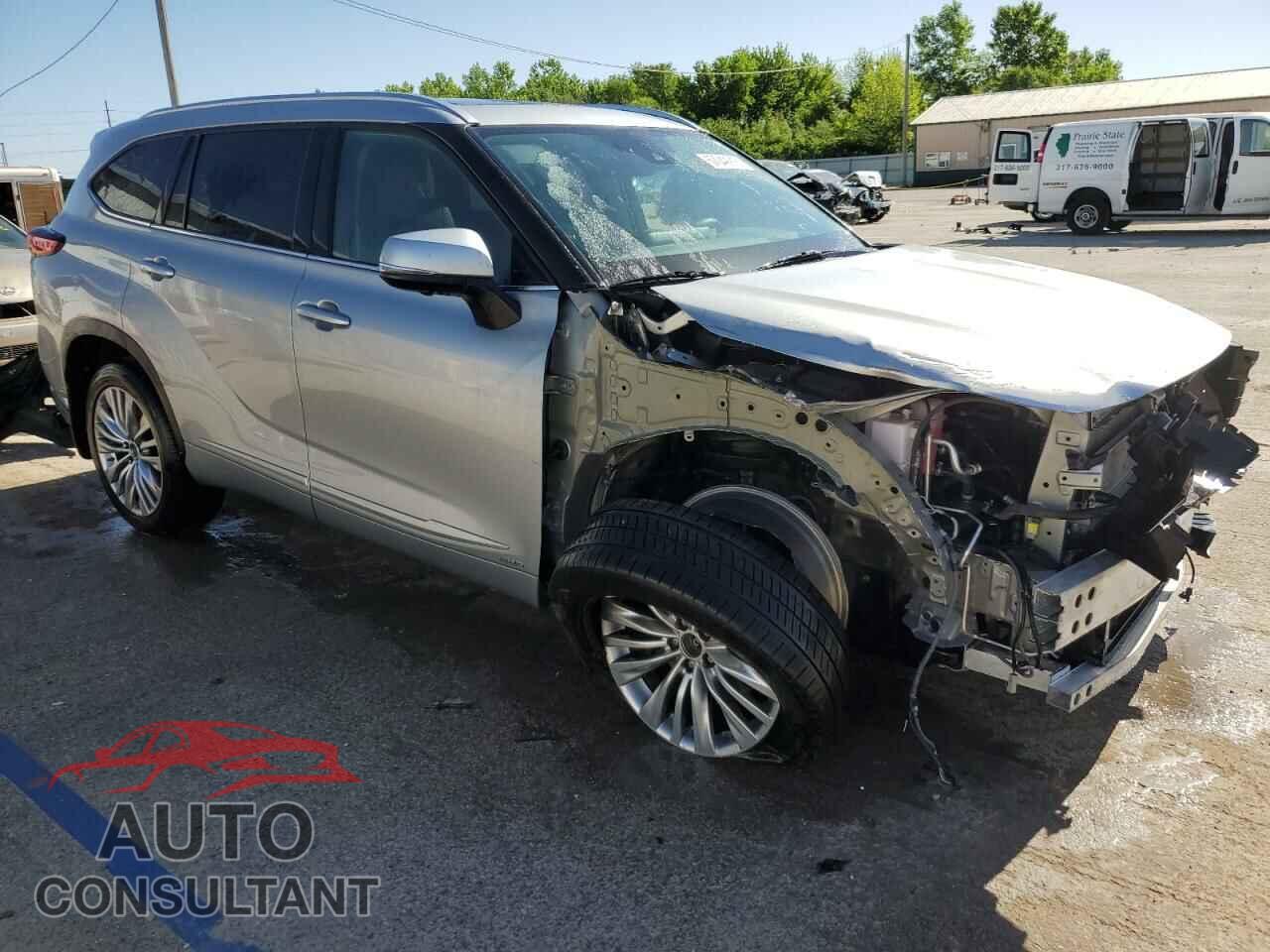 TOYOTA HIGHLANDER 2023 - 5TDEBRCH9PS123745
