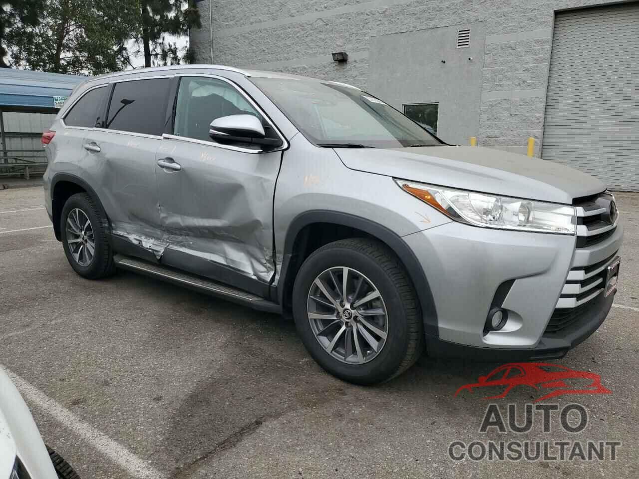 TOYOTA HIGHLANDER 2019 - 5TDKZRFHXKS299951