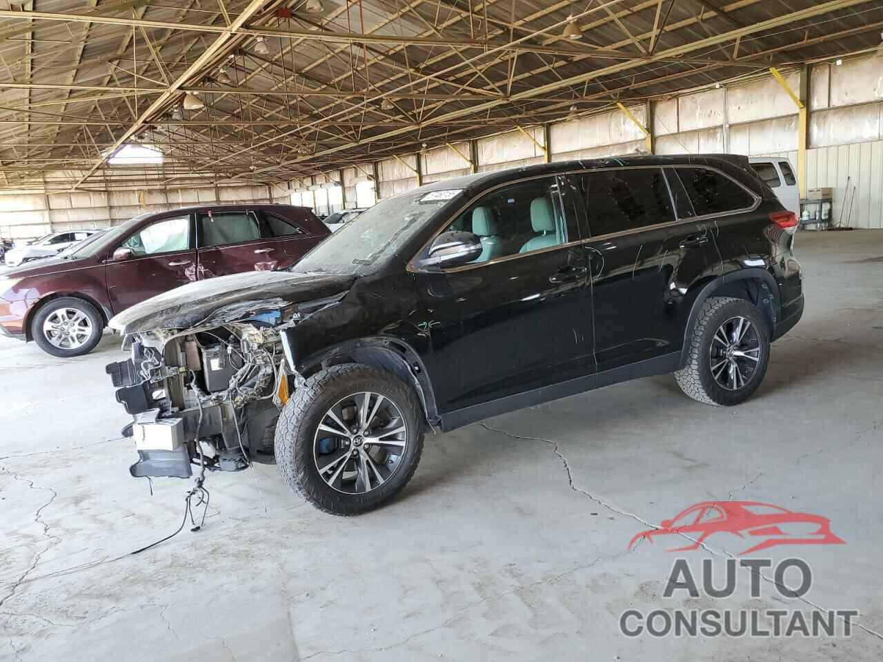 TOYOTA HIGHLANDER 2019 - 5TDZARFH8KS049694